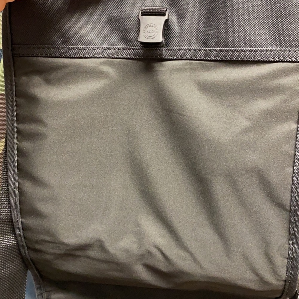 Hershel Supply Co Lane Cross body Night camo. - Picture 16 of 16